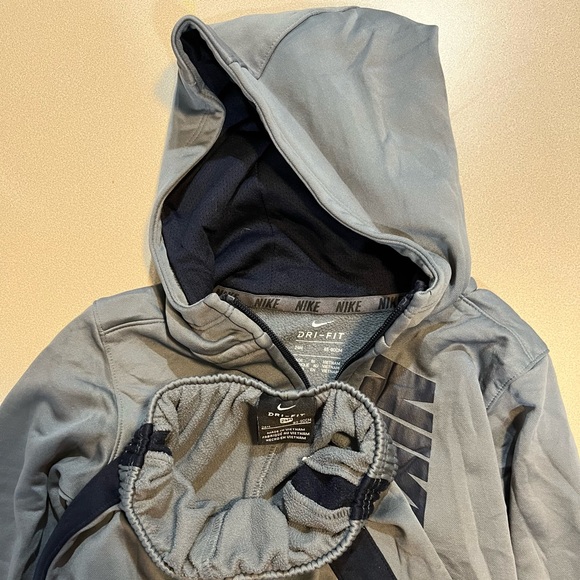 Nike Toddler Outfit - Picture 2 of 2